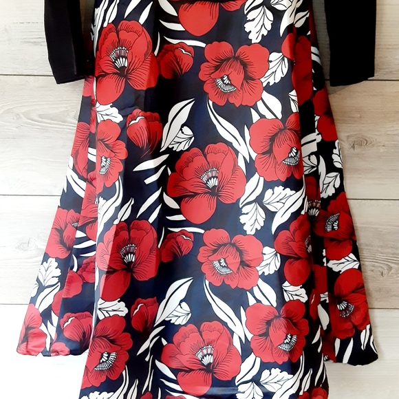 Black and red dress size small New - Picture 2 of 5